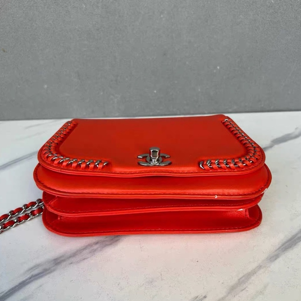 Chanel Vibrant Red Crossbody Bag with Chain - Picture 3 of 7